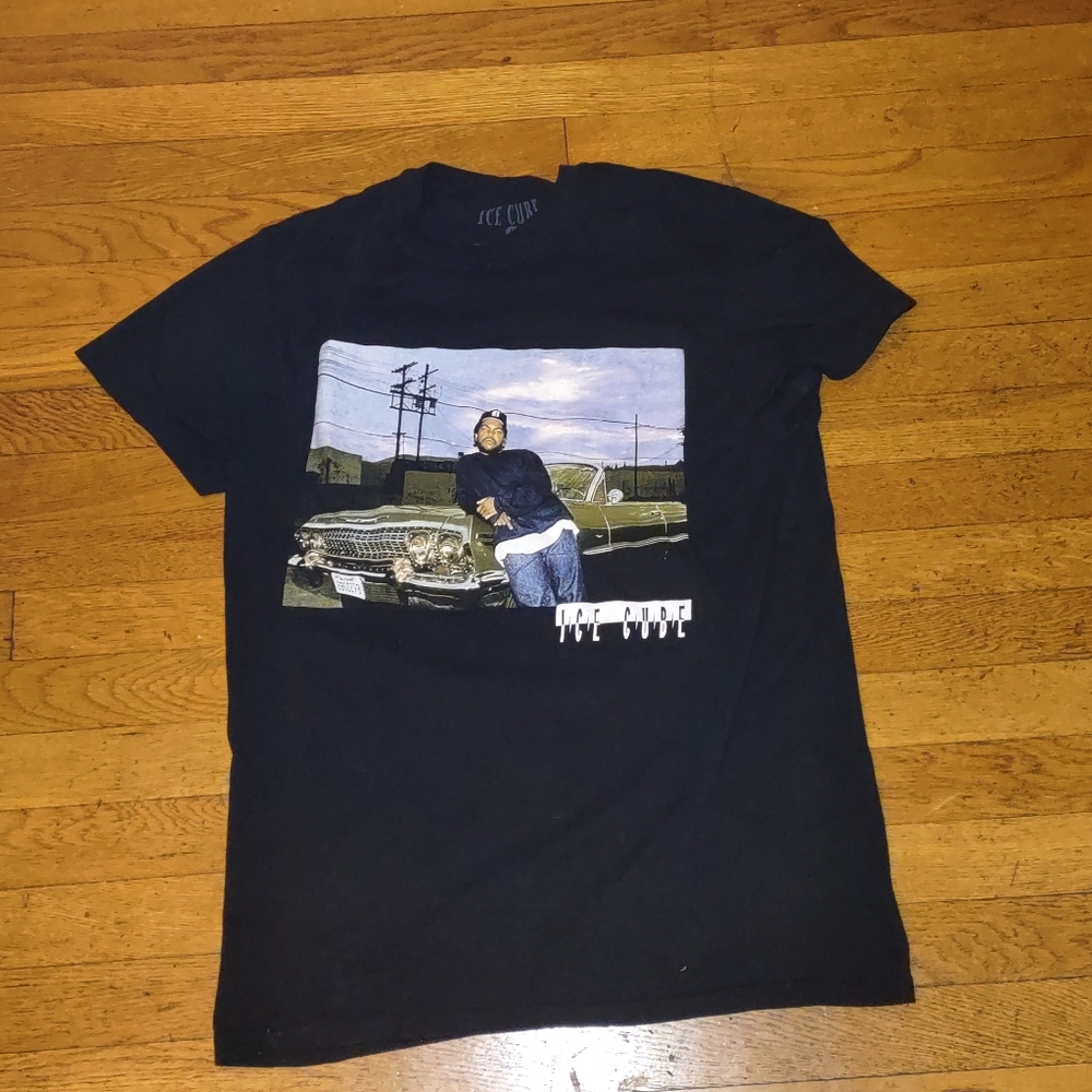 ice cube black graphic tee size medium